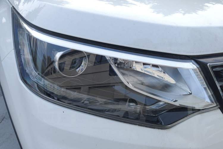 Used CHANGAN OSHAN CX70 2017 CX70T 1.5T Manual High-Performance Edition Right Front Headlight