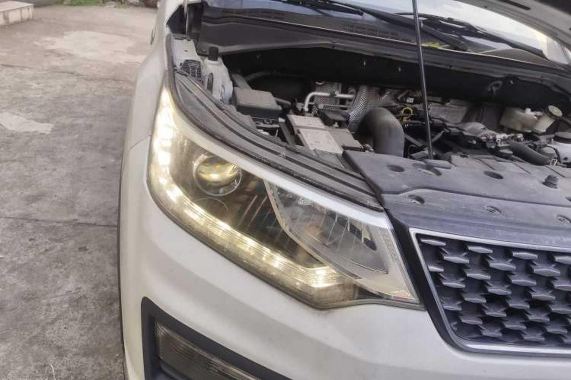 Used CHANGAN OSHAN CX70 2017 CX70T 1.5T Manual Zunqing Edition Right Front Headlight