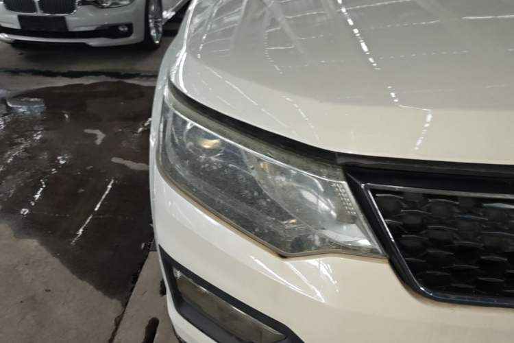 Used CHANGAN OSHAN CX70 2017 CX70T 1.5T Manual High-Performance Edition Right Front Headlight