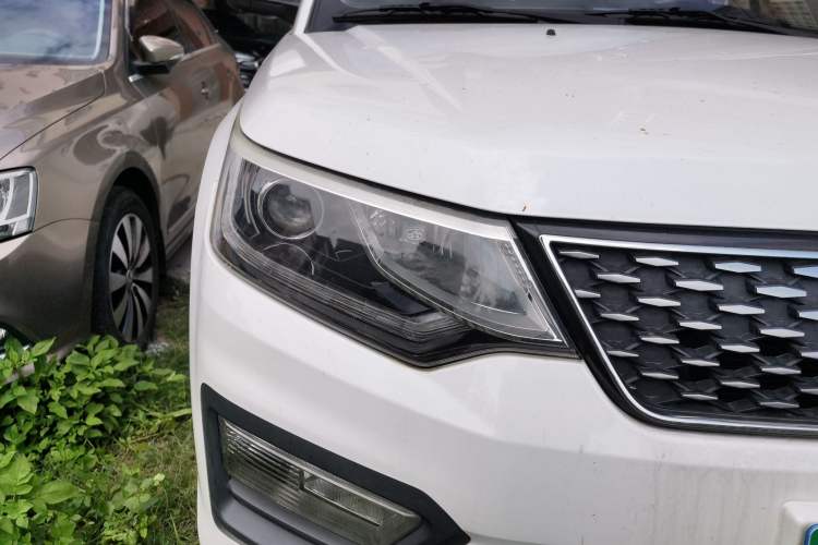 Used CHANGAN OSHAN CX70 2017 CX70T 1.5T Automatic Zunqing Edition Right Front Headlight