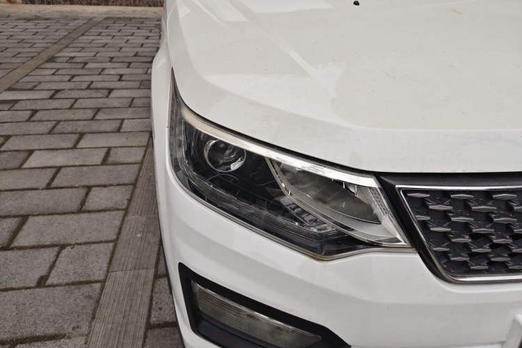 Used CHANGAN OSHAN CX70 2017 CX70T 1.5T Manual High-Performance Edition Right Front Headlight
