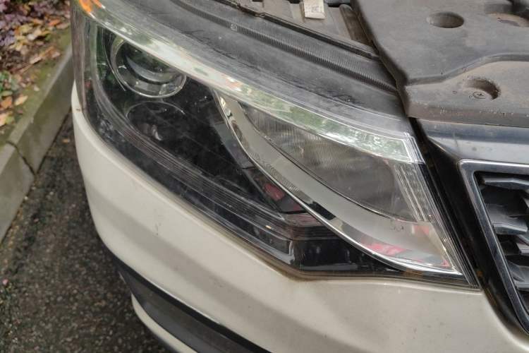 Used CHANGAN OSHAN CX70 2017 CX70T 1.5T Manual High-Performance Edition Right Front Headlight