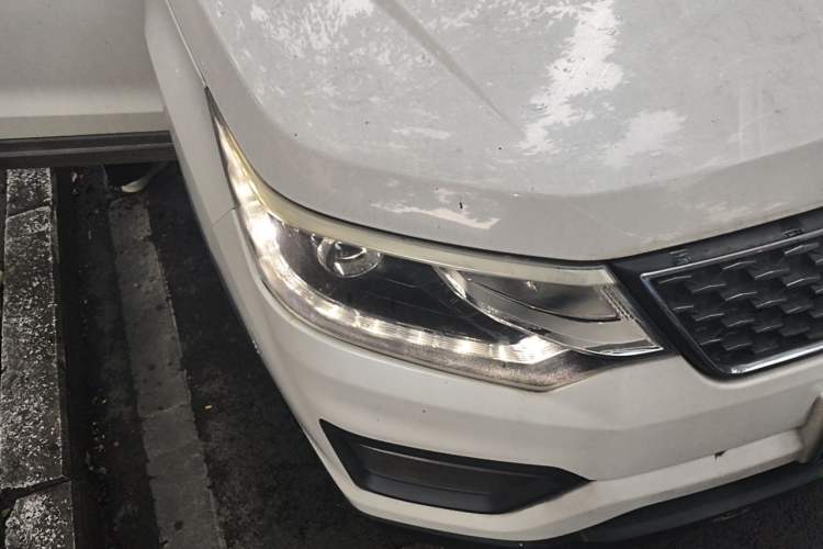 Used CHANGAN OSHAN CX70 2017 Facelifted CX70T 1.5T Automatic Zunqing Edition Right Front Headlight