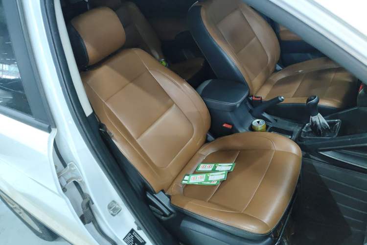 Used CHANGAN OSHAN CX70 2017 1.6L Manual Elite Model Right Front Seat
