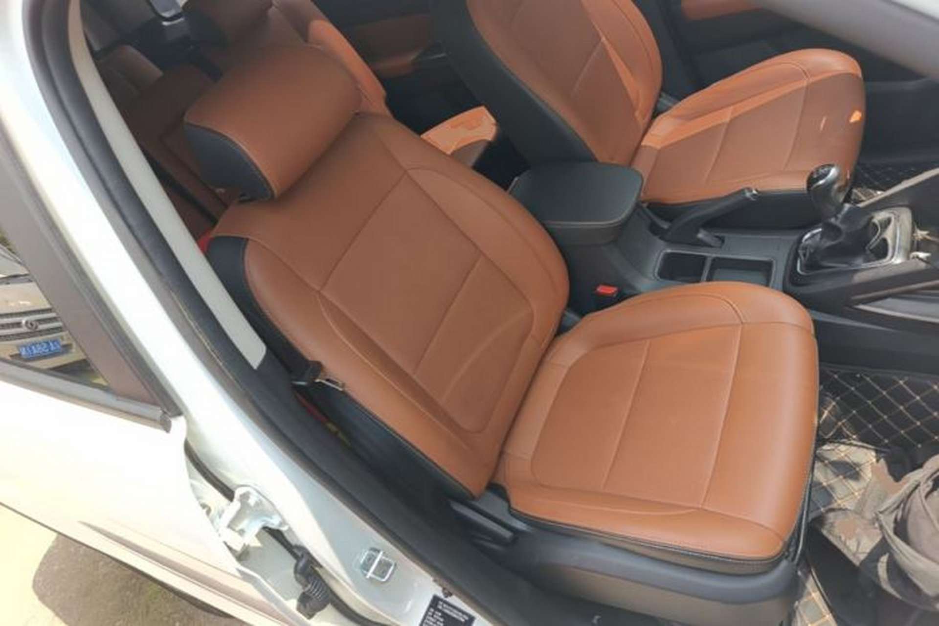 Used CHANGAN OSHAN CX70 2017 1.6L Manual Elite Model Right Front Seat