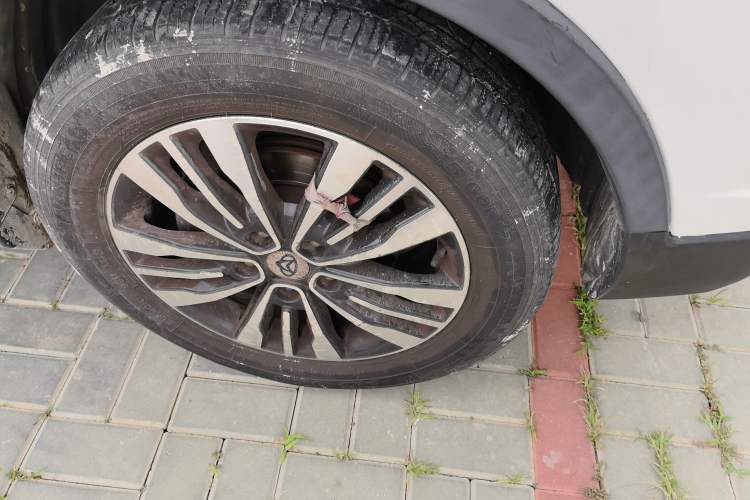 Used CHANGAN OSHAN CX70 2017 CX70T 1.5T Manual High-Performance Edition Right Front Wheel Hub