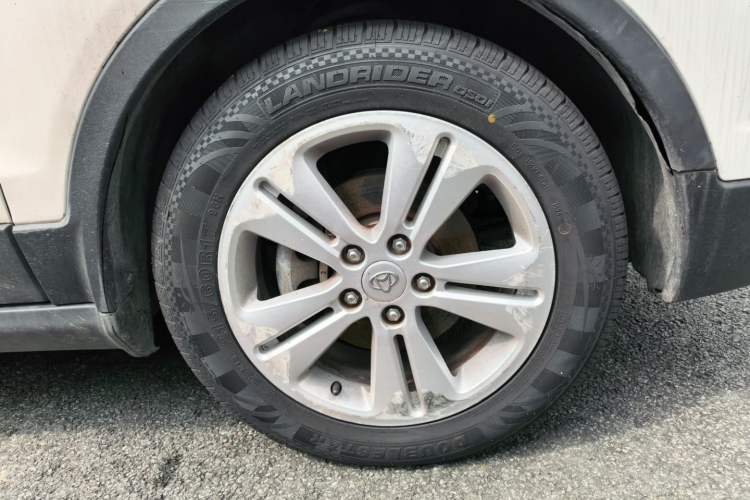 Used CHANGAN OSHAN CX70 2017 Facelifted CX70T 1.5T Automatic Luxury Edition Right Front Wheel Hub