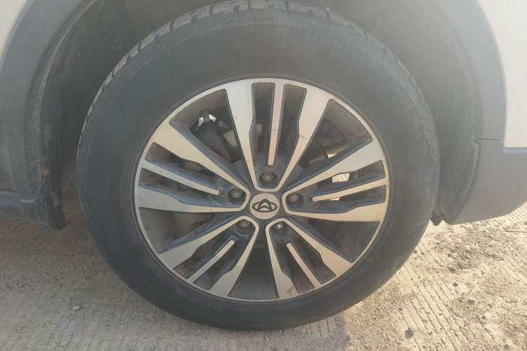 Used CHANGAN OSHAN CX70 2017 Facelifted CX70T 1.5T Manual High-Performance Edition Right Front Wheel Hub