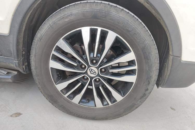 Used CHANGAN OSHAN CX70 2017 CX70T 1.5T Manual High-Performance Edition Right Front Wheel Hub