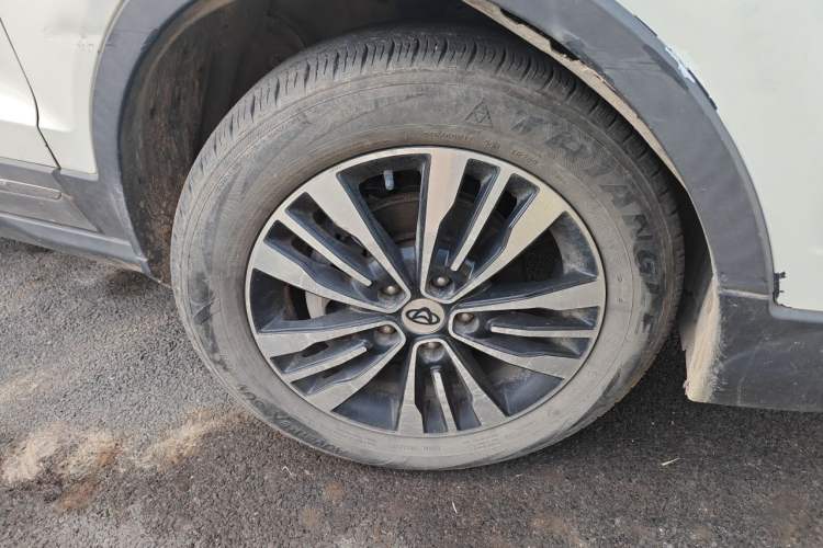 Used CHANGAN OSHAN CX70 2017 CX70T 1.5T Manual High-Performance Edition Right Front Wheel Hub