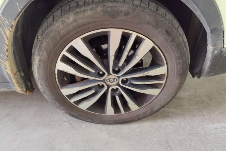 Used CHANGAN OSHAN CX70 2017 Facelifted CX70T 1.5T Manual High-Performance Edition Right Front Wheel Hub