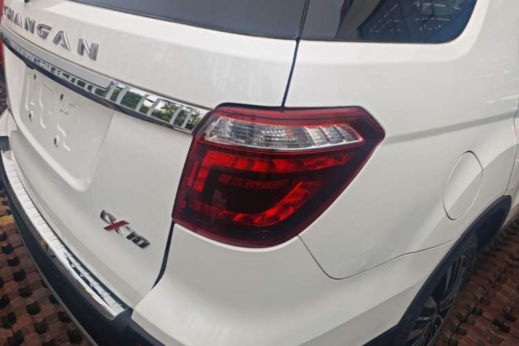 Used CHANGAN OSHAN CX70 2017 Facelifted CX70T 1.5T Automatic Zunqing Edition Right Rear Taillight