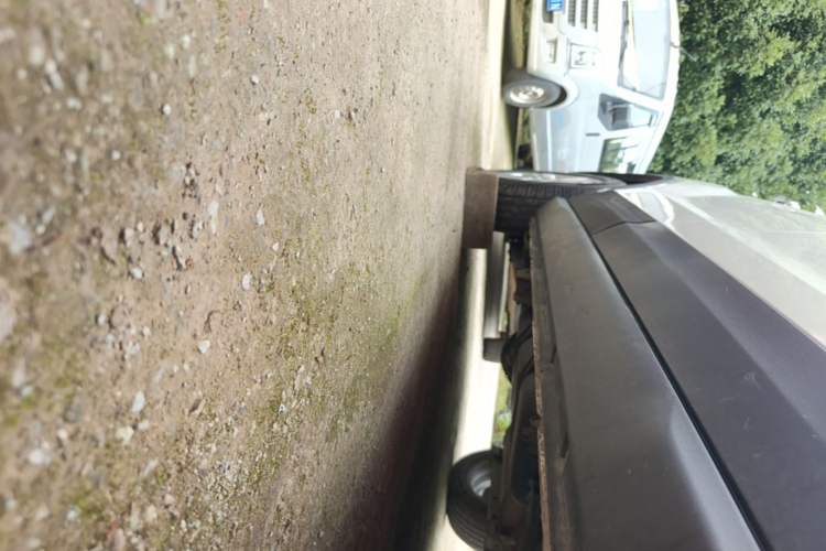 Used CHANGAN OSHAN CX70 2017 1.6L Manual Elite Model Right Side Sill