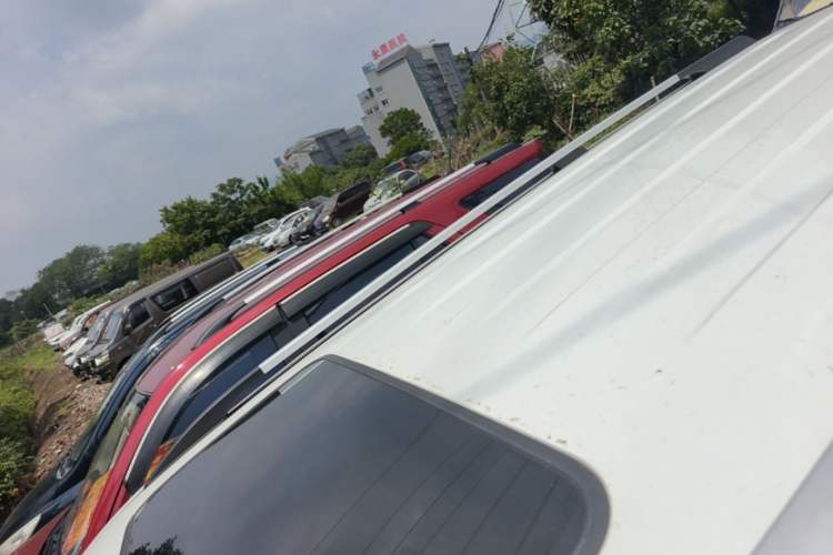 Used CHANGAN OSHAN CX70 2017 1.6L Manual Elite Model Roof