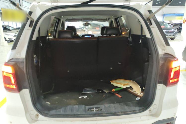 Used CHANGAN OSHAN CX70 2017 1.6L Manual Elite Model Trunk