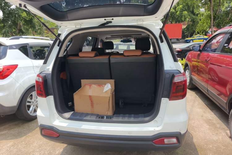 Used CHANGAN OSHAN CX70 2017 1.6L Manual Elite Model Trunk