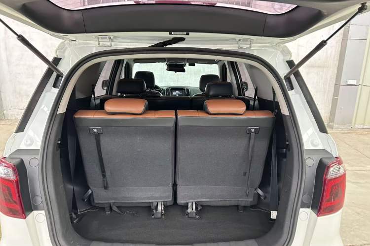 Used CHANGAN OSHAN CX70 2017 CX70T 1.5T Automatic Zunqing Edition Trunk