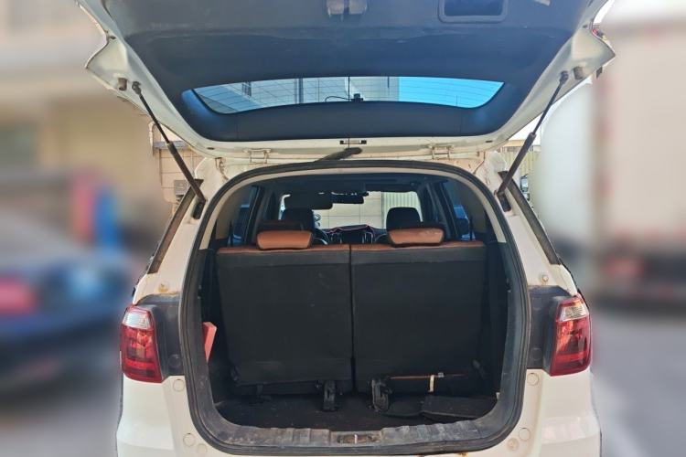 Used CHANGAN OSHAN CX70 2017 1.6L Manual Elite Model Trunk