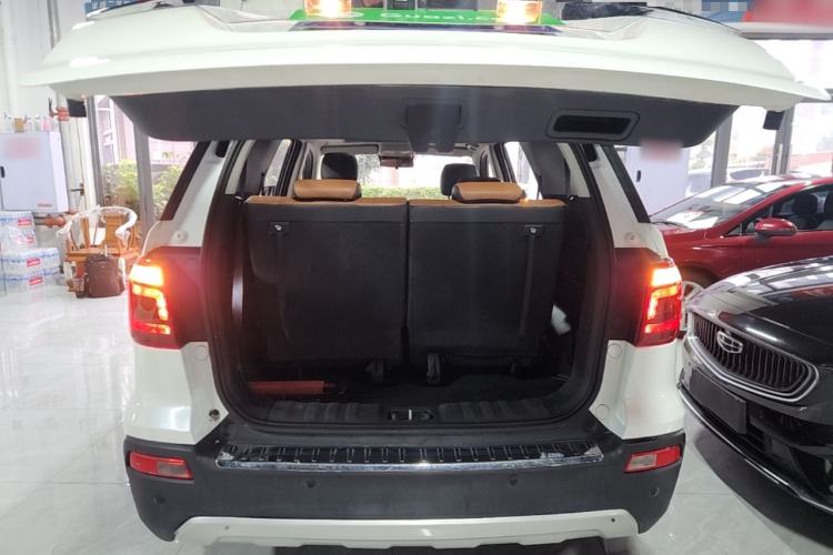 Used CHANGAN OSHAN CX70 2017 CX70T 1.5T Manual Zunqing Edition Trunk