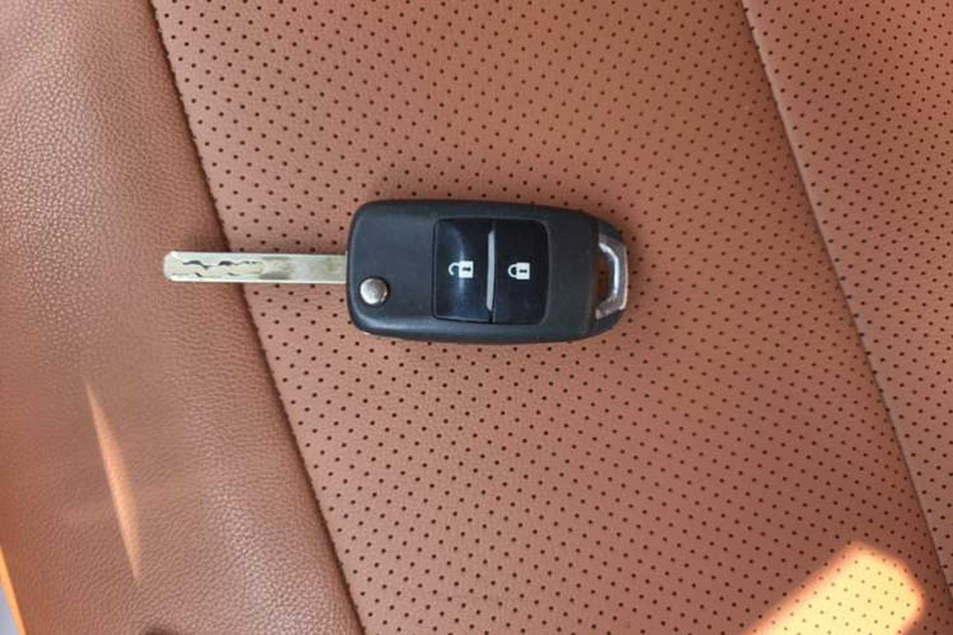 Used CHANGAN OSHAN CX70 2017 1.6L Manual Elite Model Vehicle Key