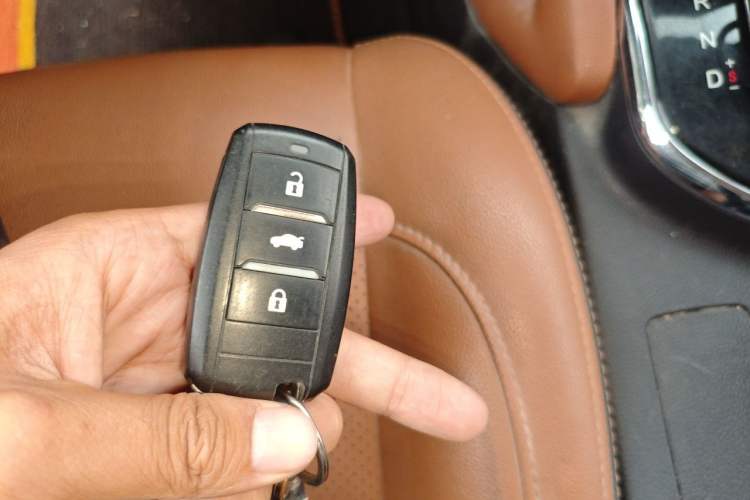 Used CHANGAN OSHAN CX70 2017 Facelifted CX70T 1.5T Automatic Zunqing Edition Vehicle Key