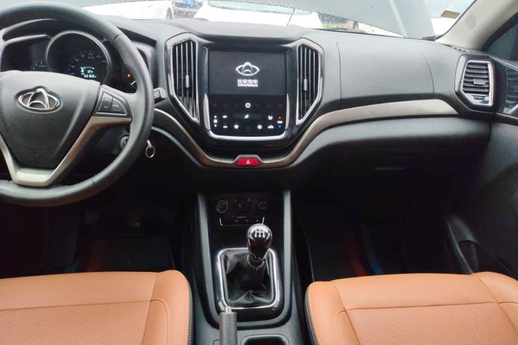 Used CHANGAN OSHAN CX70 2018 1.6L Manual Prestige Model Audio And AC Panel