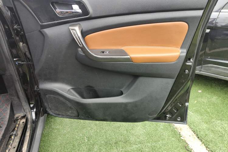 Used CHANGAN OSHAN CX70 2018 CX70T 1.5T Automatic Comfort Edition Right Front Door Interior