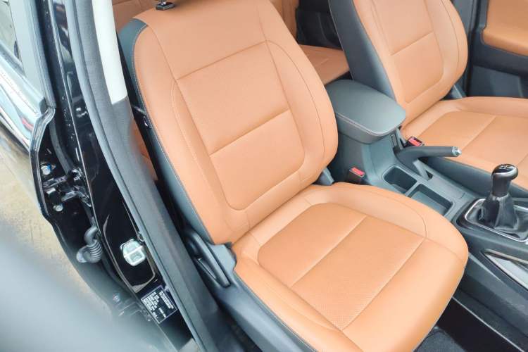 Used CHANGAN OSHAN CX70 2018 1.6L Manual Prestige Model Right Front Seat