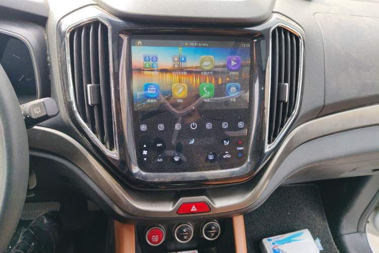 Used CHANGAN OSHAN CX70 2018 CX70T 1.5T Automatic Comfort Edition Audio And AC Panel