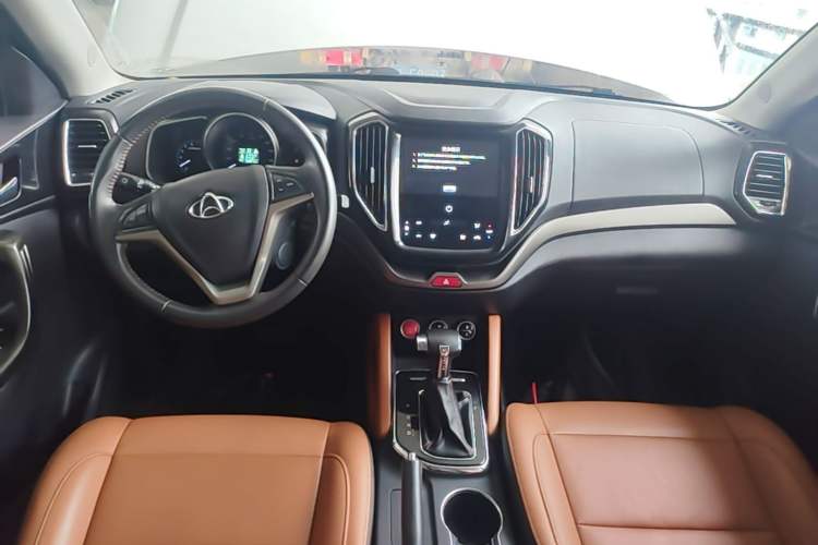 Used CHANGAN OSHAN CX70 2018 CX70T 1.5T Automatic Comfort Edition Center Console