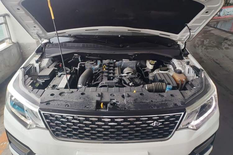 Used CHANGAN OSHAN CX70 2018 CX70T 1.5T Automatic Comfort Edition Engine Bay