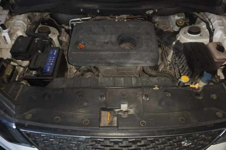 Used CHANGAN OSHAN CX70 2018 Revised Version 1.6L Manual Prestige Edition Engine Bay