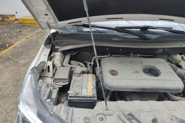 Used CHANGAN OSHAN CX70 2018 Revised Version 1.6L Manual Prestige Edition Engine Bay Right