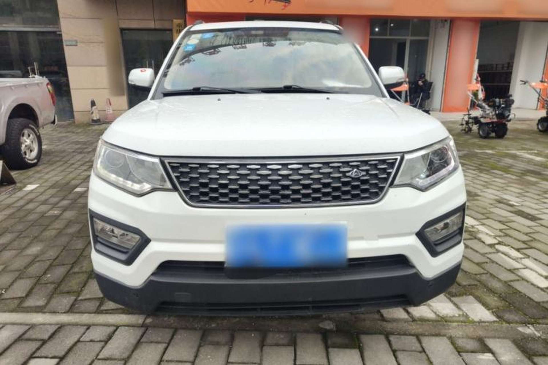 Used CHANGAN OSHAN CX70 2018 1.6L Manual Prestige Model Front