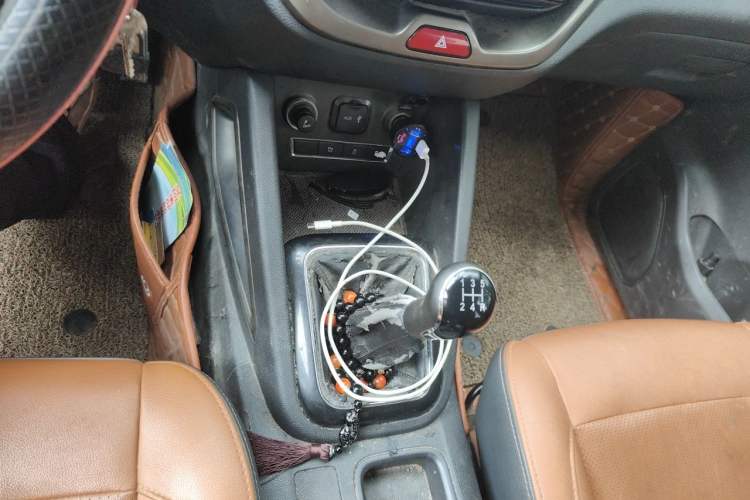 Used CHANGAN OSHAN CX70 2018 Revised Version 1.6L Manual Prestige Edition Gear Lever