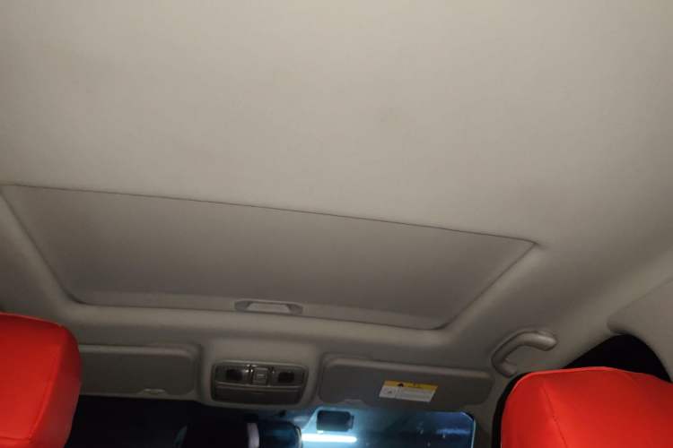 Used CHANGAN OSHAN CX70 2018 Revised Version 1.6L Manual Prestige Edition Headliner
