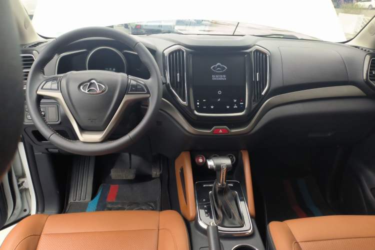 Used CHANGAN OSHAN CX70 2018 CX70T 1.5T Automatic Tianqing Edition Interior 2