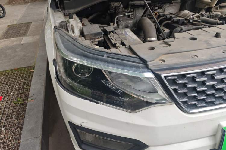 Used CHANGAN OSHAN CX70 2018 CX70T 1.5T Automatic Comfort Edition Right Front Headlight