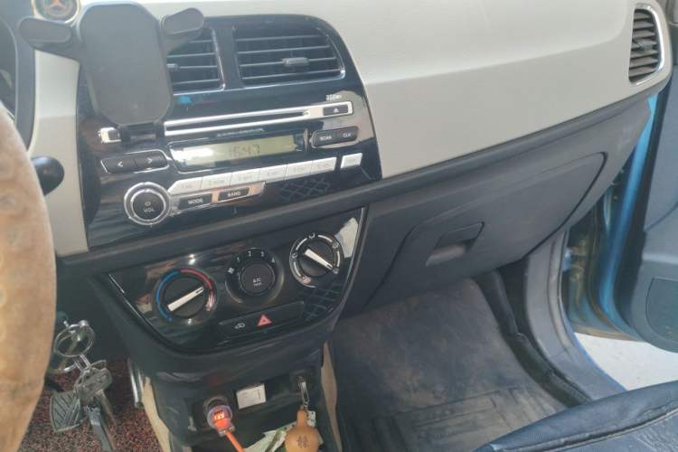 Used CHANGAN OSHAN Olisway 2013 1.2L Manual Elite Model Audio And AC Panel