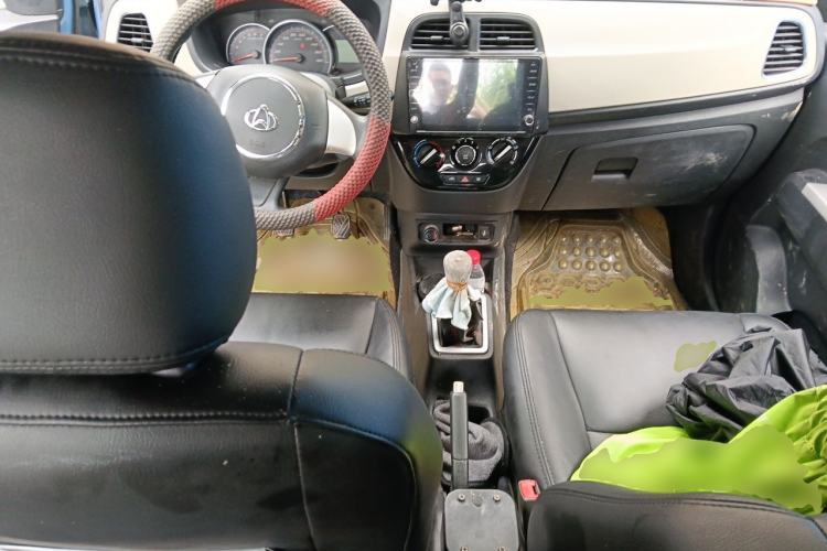 Used CHANGAN OSHAN Olisway 2013 1.4L Manual Jingxiang Model Center Console