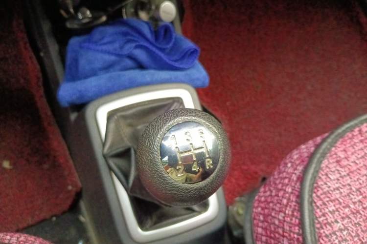 Used CHANGAN OSHAN Olisway 2013 1.2L Manual Elite Model Gear Lever