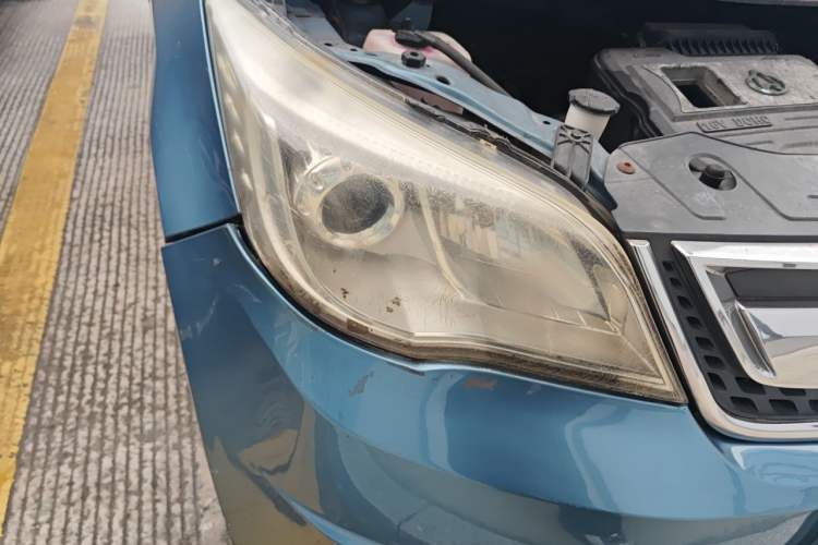 Used CHANGAN OSHAN Olisway 2013 1.2L Manual Elite Model Right Front Headlight