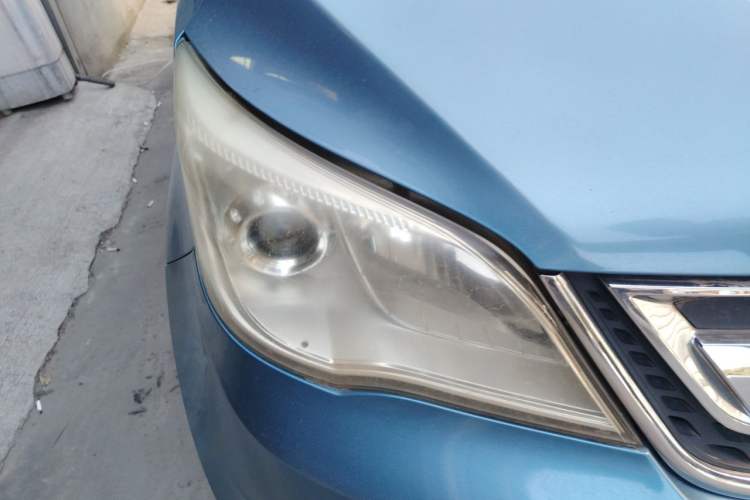 Used CHANGAN OSHAN Olisway 2013 1.2L Manual Elite Model Right Front Headlight
