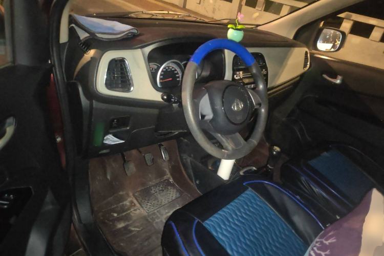 Used CHANGAN OSHAN Olisway 2013 1.2L Manual Elite Model Center Console