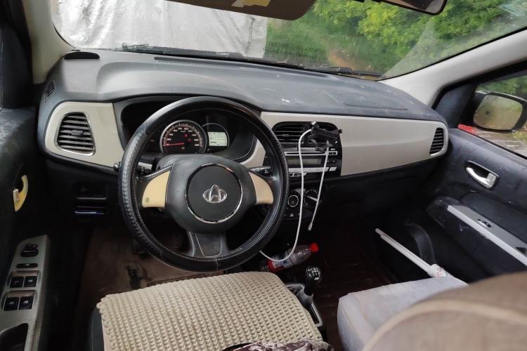 Used CHANGAN OSHAN Olisway 2013 1.4L Manual Jingxiang Model Center Console
