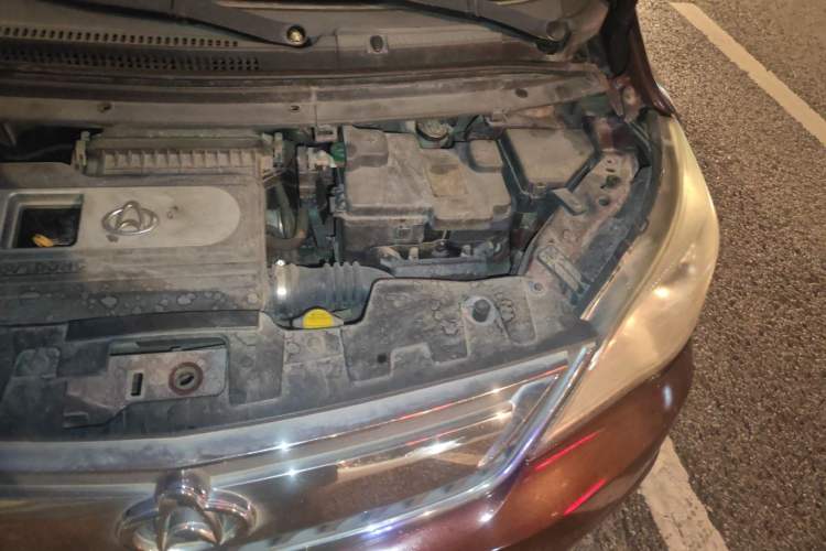 Used CHANGAN OSHAN Olisway 2013 1.2L Manual Elite Model Engine Bay Left