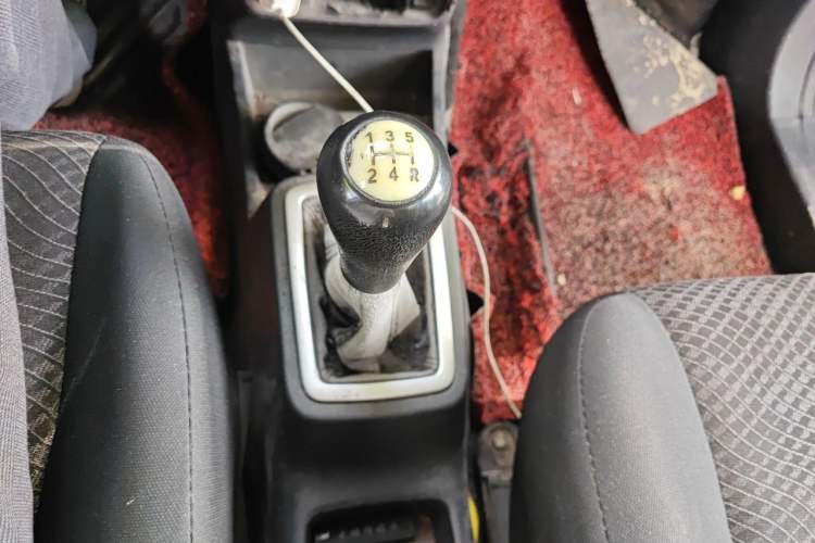 Used CHANGAN OSHAN Olisway 2013 1.2L Manual Comfort Model Gear Lever