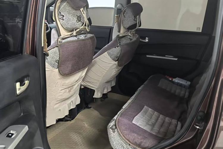 Used CHANGAN OSHAN Olisway 2013 1.4L Manual Jingxiang Model Interior 3