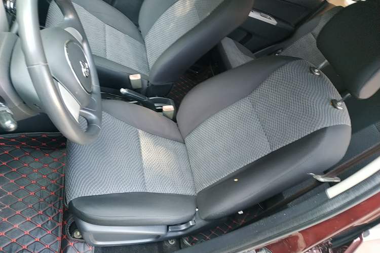 Used CHANGAN OSHAN Olisway 2013 1.2L Manual Elite Model Left Front Seat