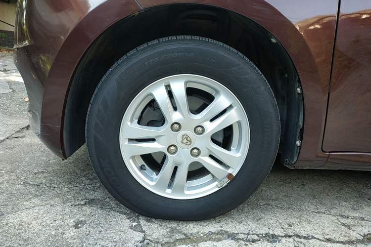 Used CHANGAN OSHAN Olisway 2013 1.2L Manual Elite Model Left Front Wheel Hub